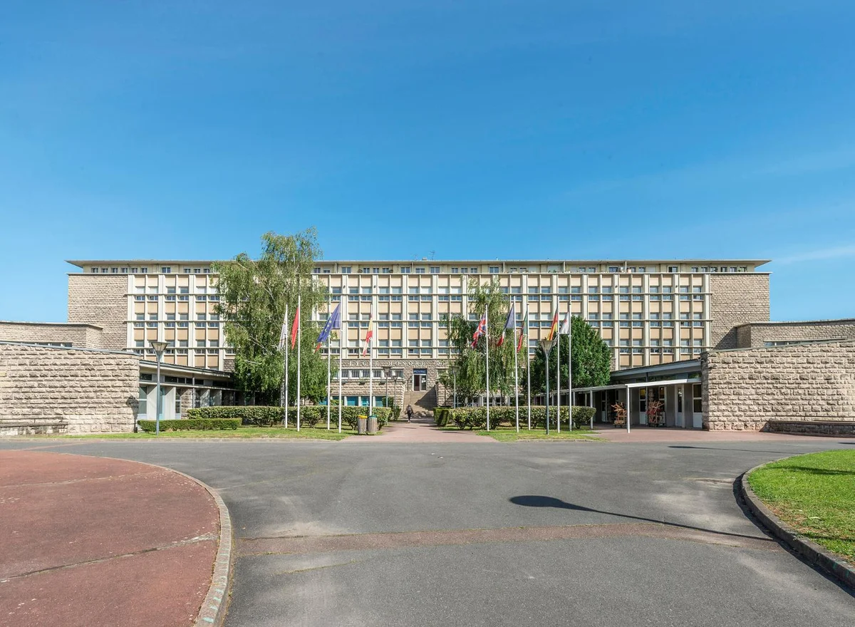 Lycée Balzac et son gymnase