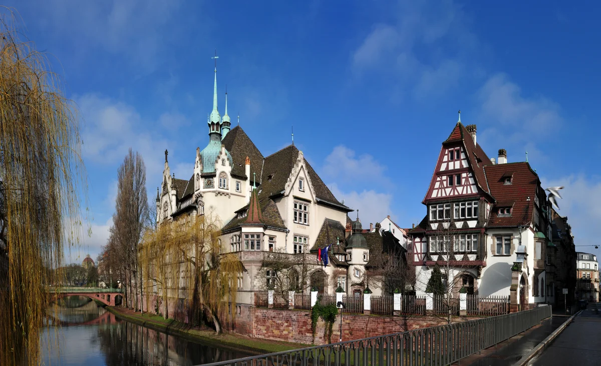 Lycée international des Pontonniers