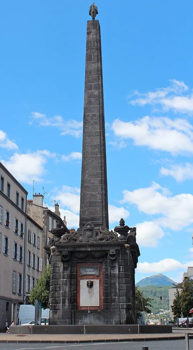 Fontaine de la Pyramide