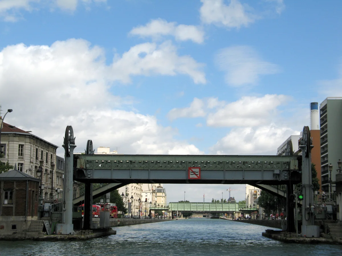 Pont levant de la rue de Crimée