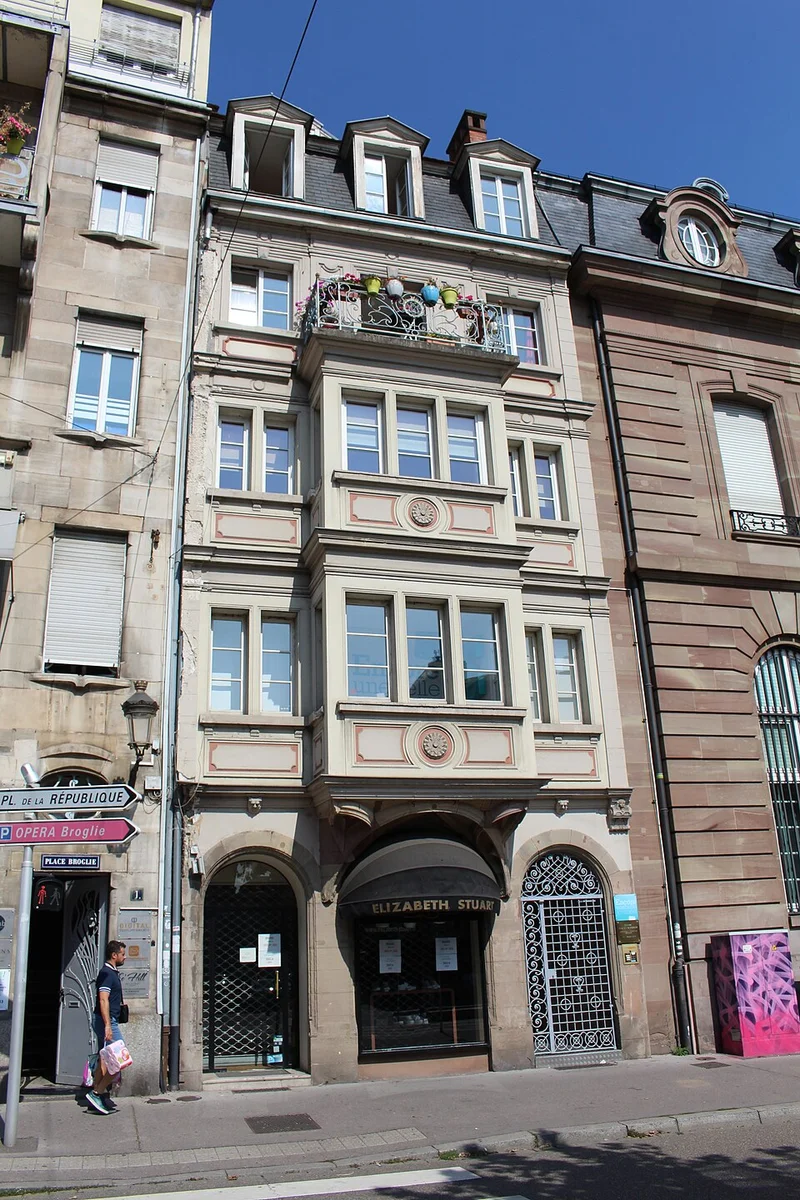 Maison au 2, place Broglie