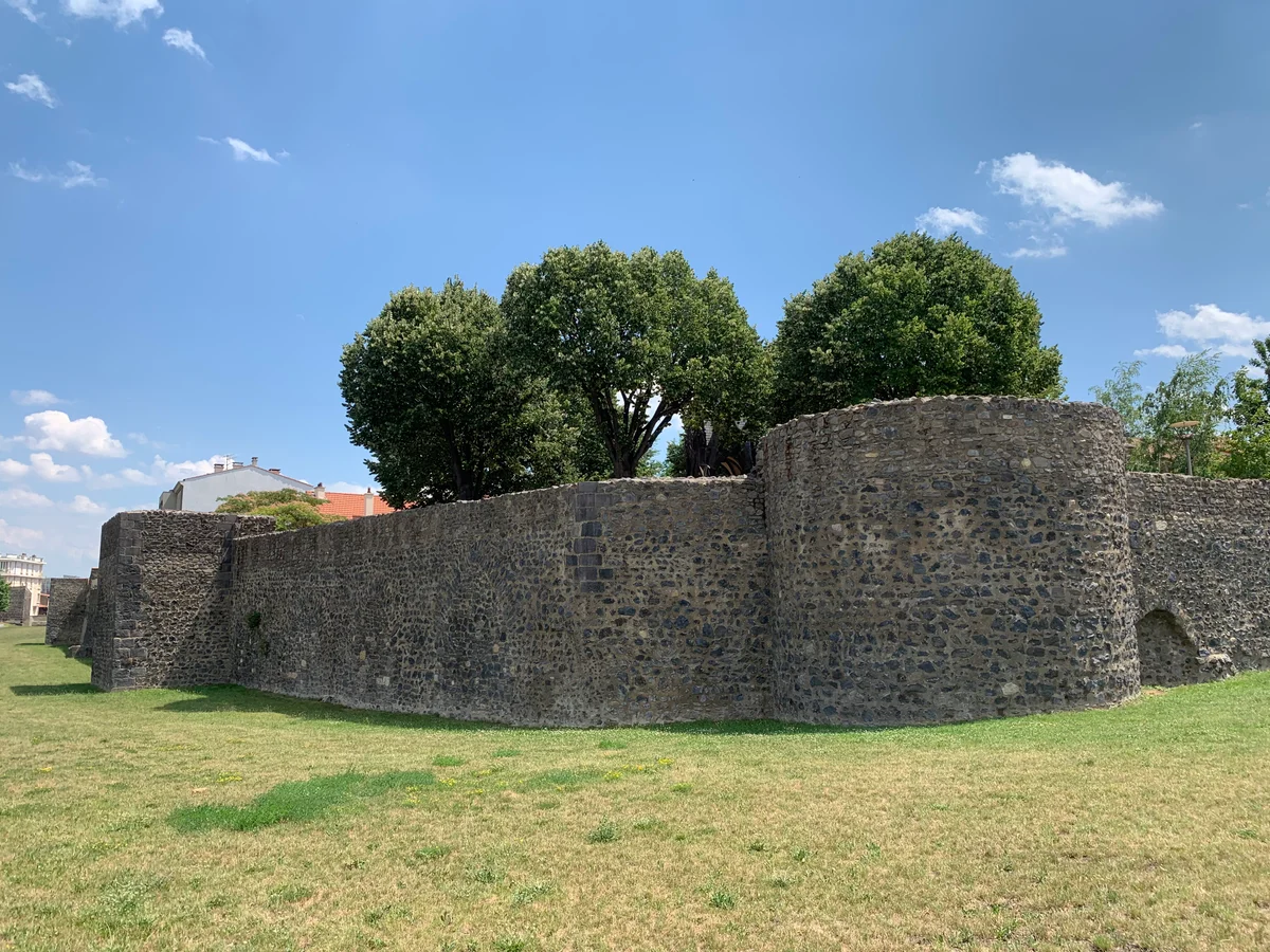 Fortifications de Montferrand