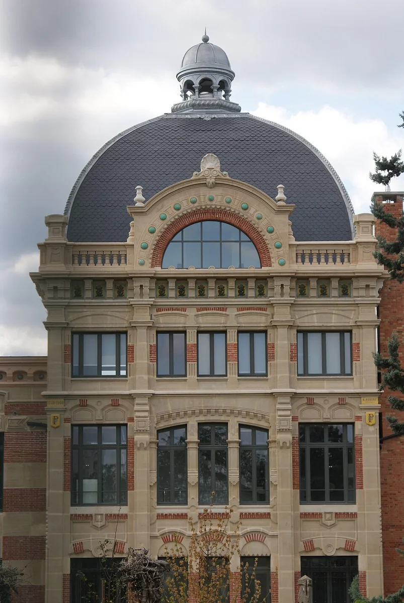 Usine pharmaceutique du Docteur Pierre
