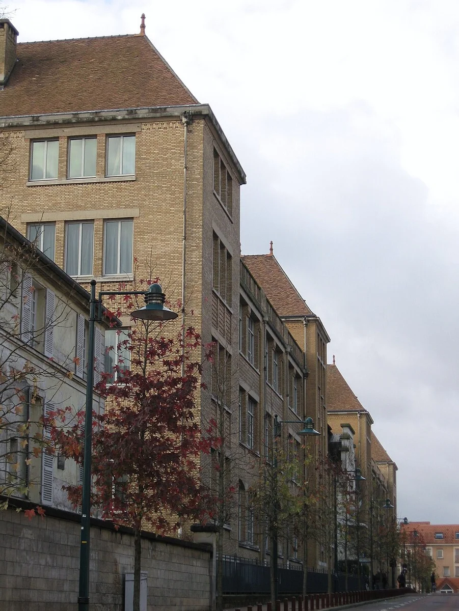 Lycée Marie-Curie