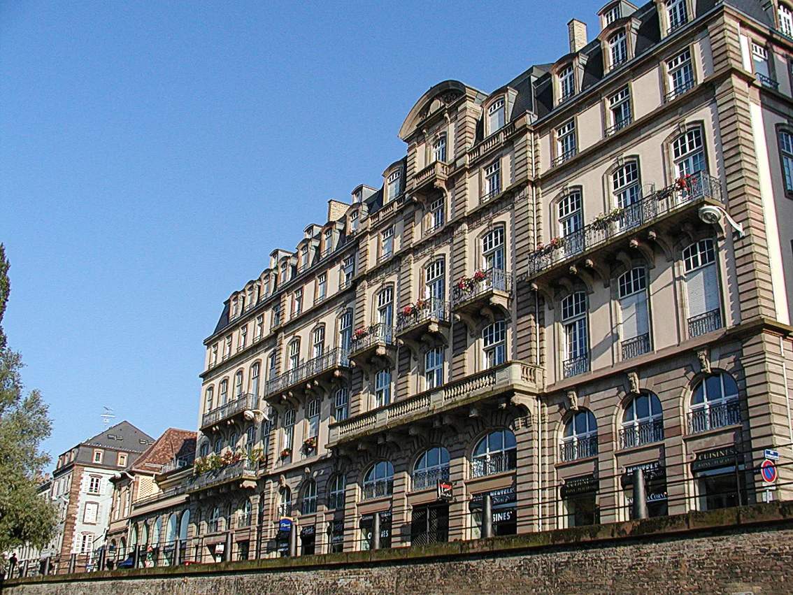 Bâtiments canoniaux