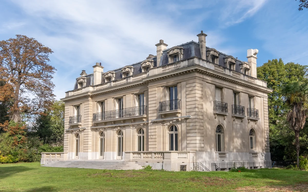 MÉMOIRE DES LIEUX : Amour, Exil et Tragédie à la Villa Windsor