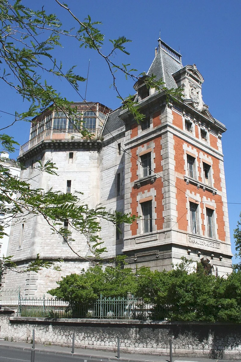 Pavillon de partage des eaux des Chutes-Lavie