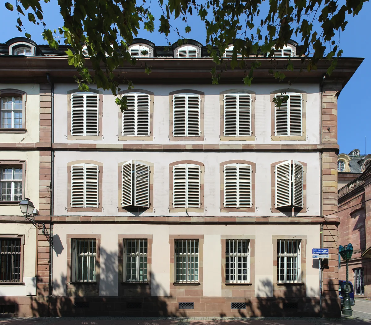 Maison au 2, place du Marché-aux-Poissons