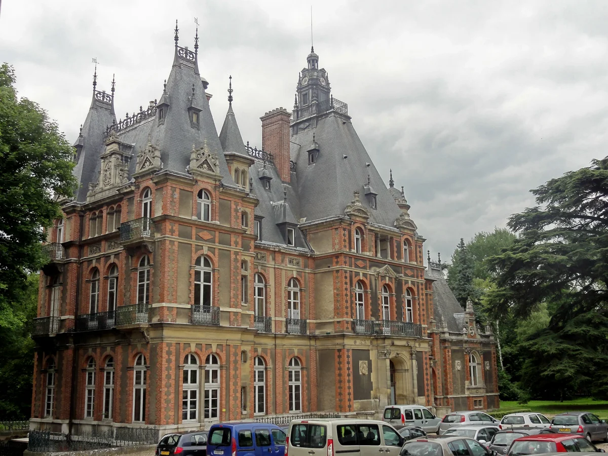 Château du duc de Dino, parc et ses dépendances