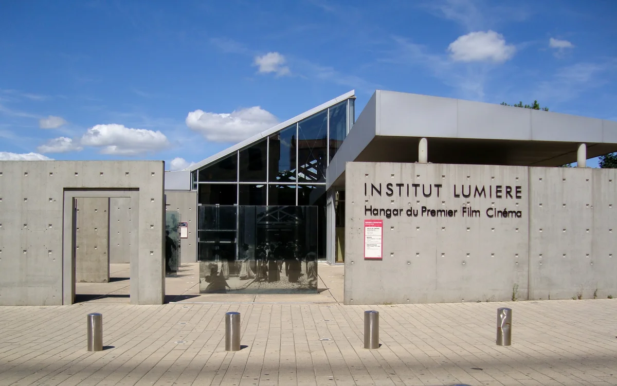 Hangar du premier film