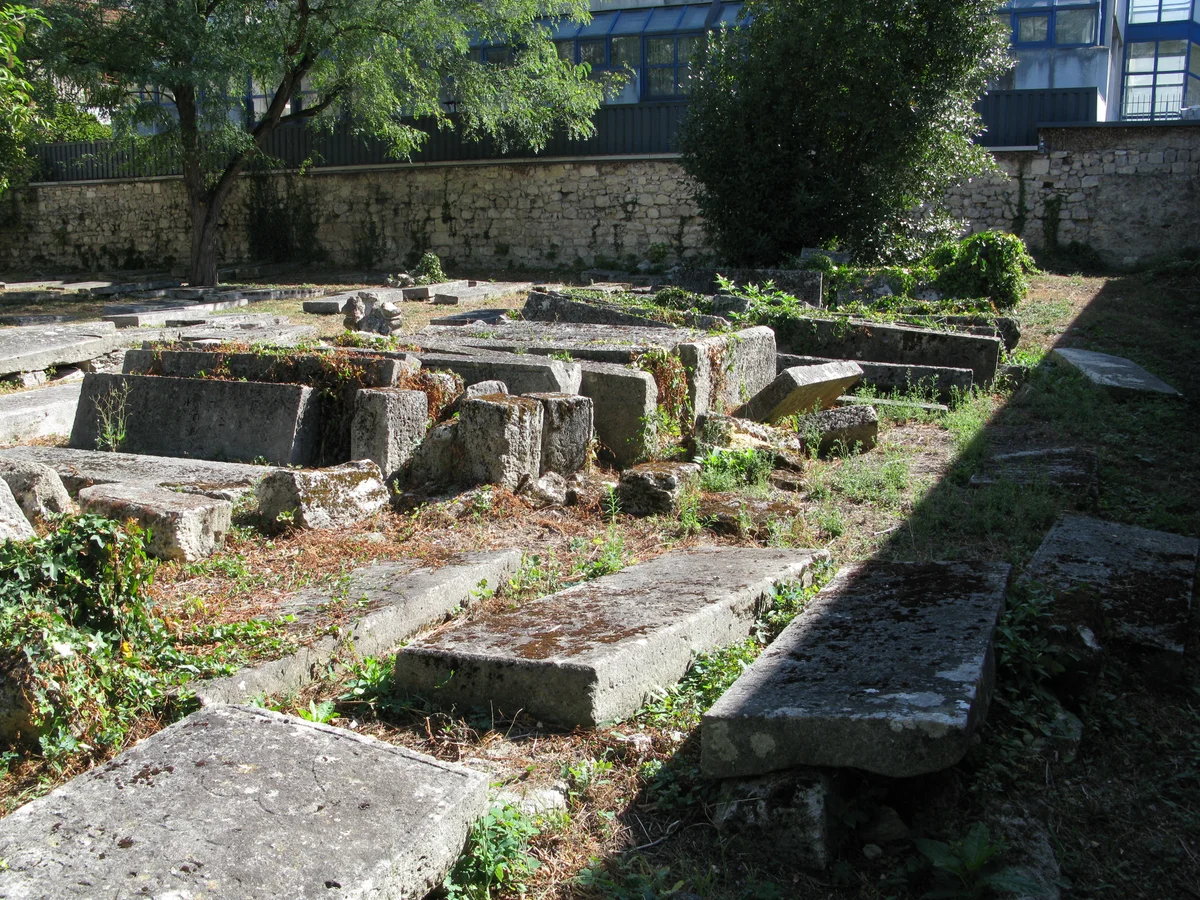 Cimetière des Juifs avignonnais